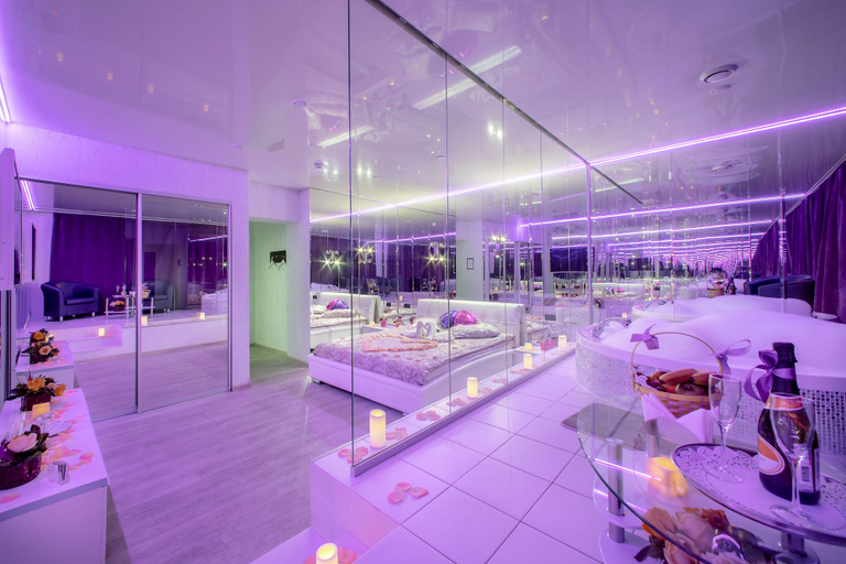 Food & Drinks 5, Alex Hotel on Muzhestva, Sankt-Peterburg gorsovet