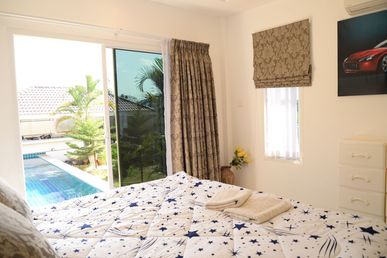 Bedroom 2, Bangsaray Villa, Sattahip