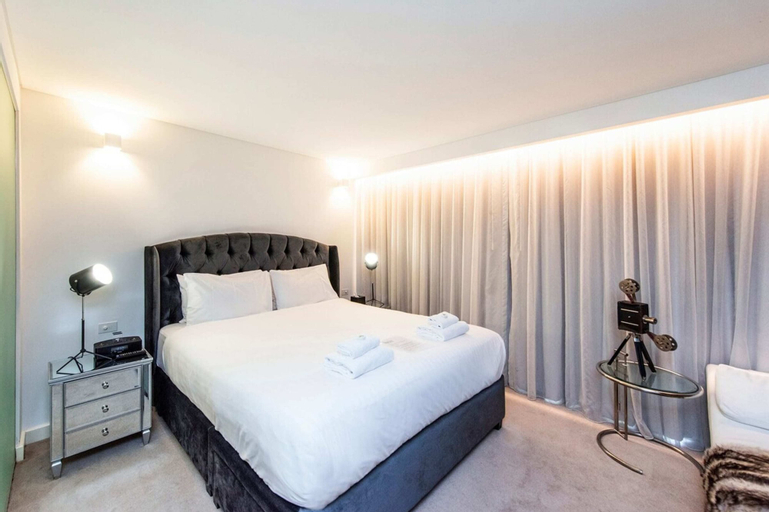 Bedroom 3, Hollywood Style Studio With Fantastic Roof Terrace, Perth