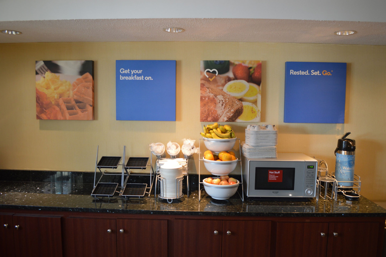 Food & Drinks 5, Comfort Inn, Bangor North ME, Penobscot