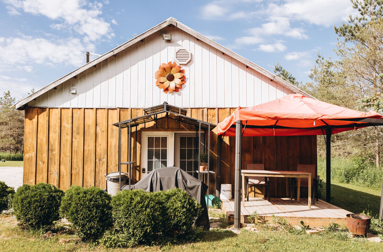 Exterior & Views 2, Dreamers Writing Farm, Bruce
