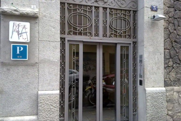 Exterior & Views 2, Hostal Apolo, Barcelona