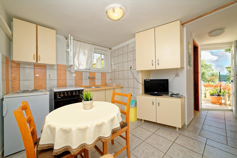 Others 5, Apartments Vedrana, Dobrinj