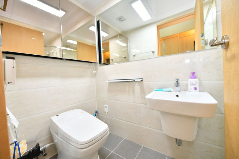 Bathroom 3, Sokcho Daemyung Heidi Pension, Goseong