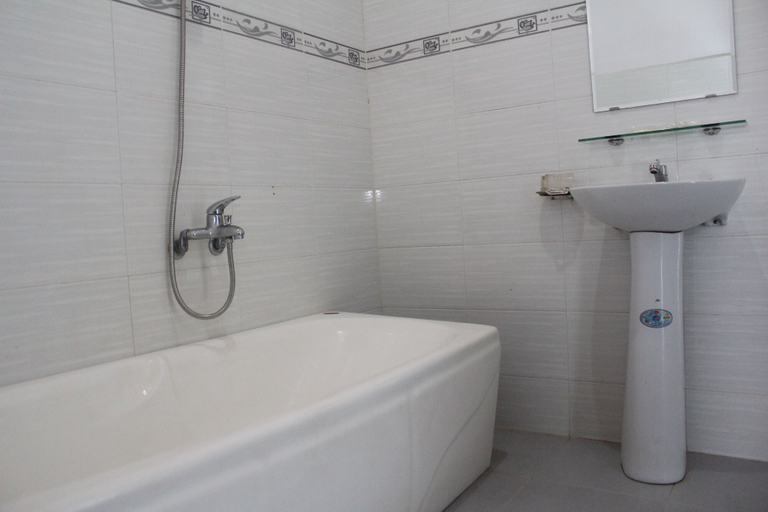 Bathroom 3, Quang Nam University Guesthouse, Da Nang