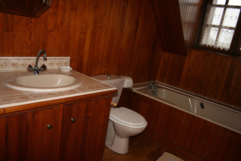Bathroom, Chambres d'Hôtes La Gautraie, Manche
