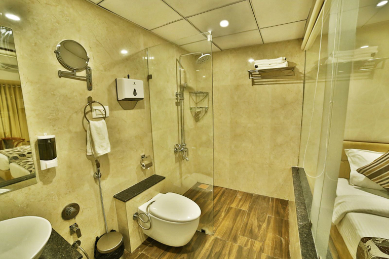Bathroom 3, Hotel Kings Heritage, Surat
