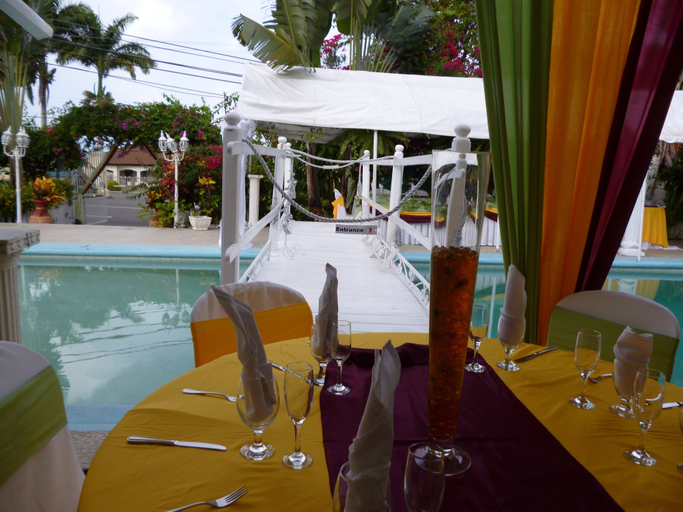 Food & Drinks 5, Hunter's Rest Villa