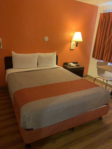Bedroom 4, Motel 6 Grants, NM, Cibola