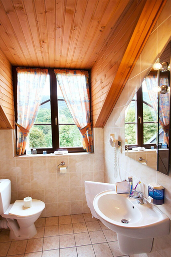 Bathroom 4, Hotel Golfer, Žiar nad Hronom