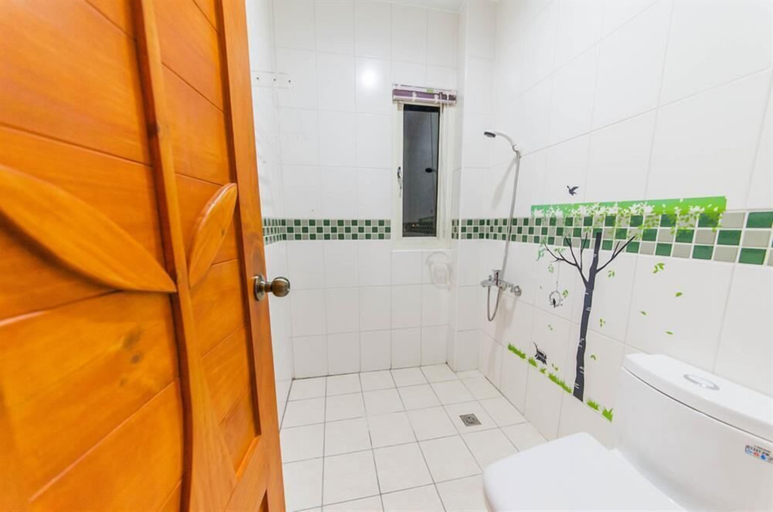 Bathroom 3, Happy Snails, Yilan