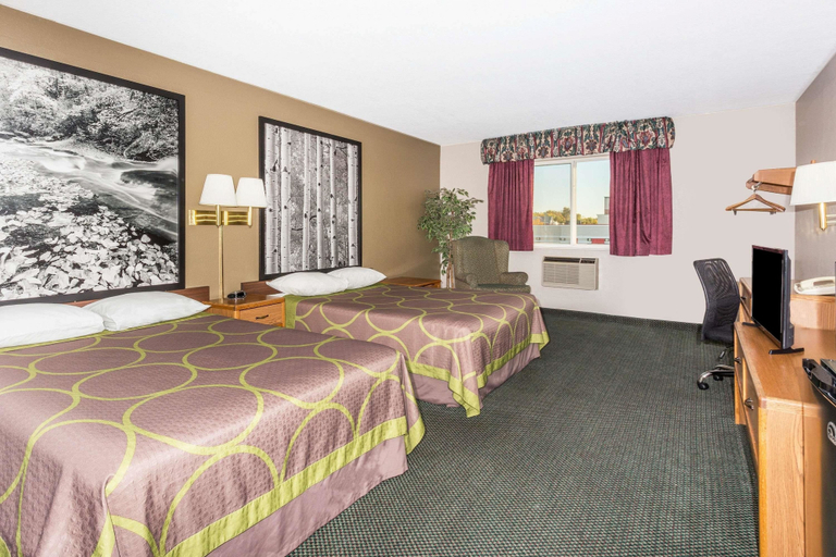 Bedroom 3, Super 8 By Wyndham Ft. Morgan, Morgan