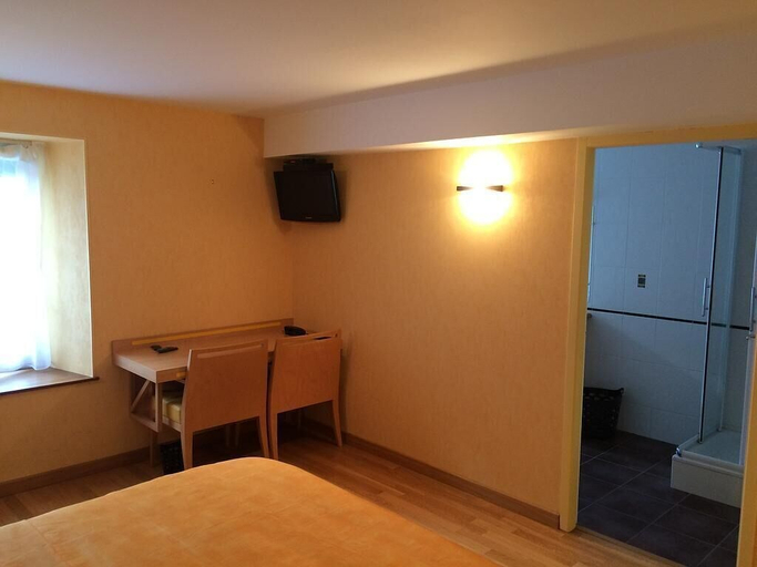 Bedroom 4, Hotel-Bistro Les Pas Sages, Pyrénées-Atlantiques
