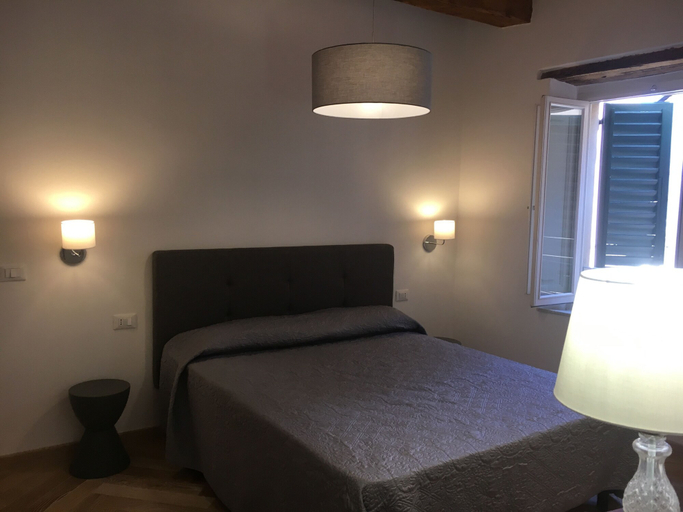Bedroom 3, Vicolo del Geppone, Lucca