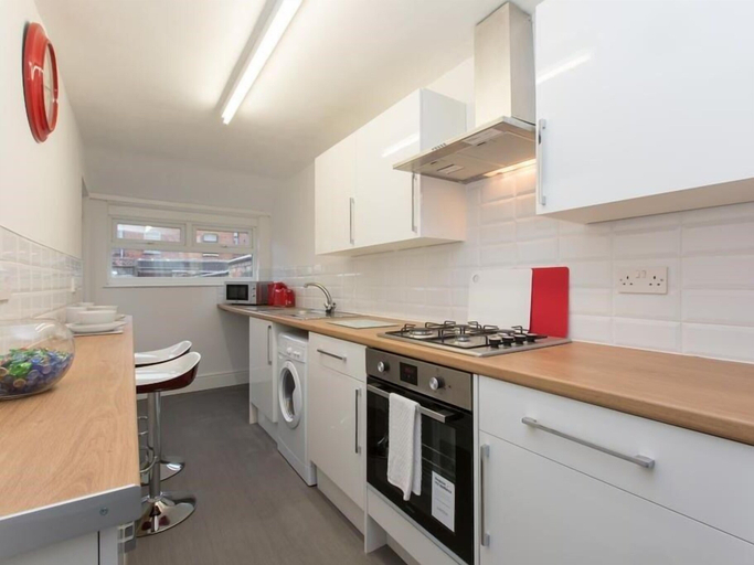 Others 3, Townhouse @166 Ruskin Rd, Cheshire East