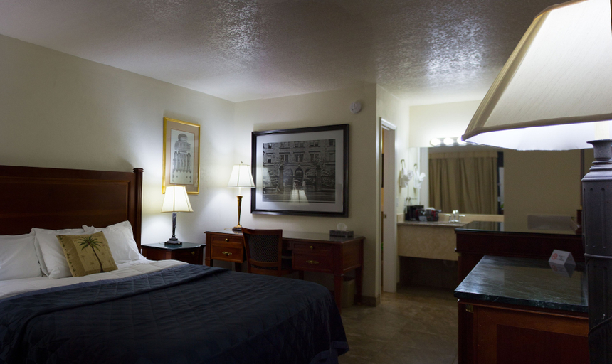 Bedroom 3, At Home Inn, Saint Lucie