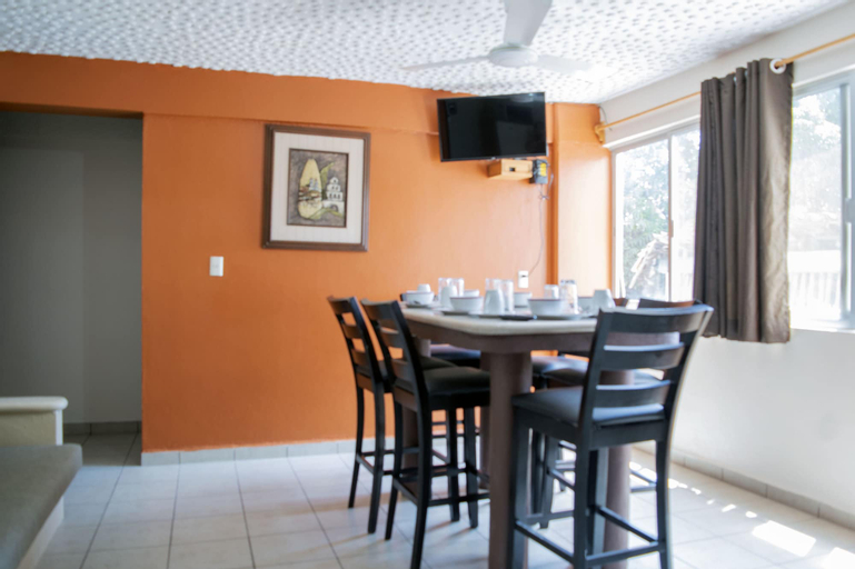 Isabel Suites Zihuatanejo, José Azueta