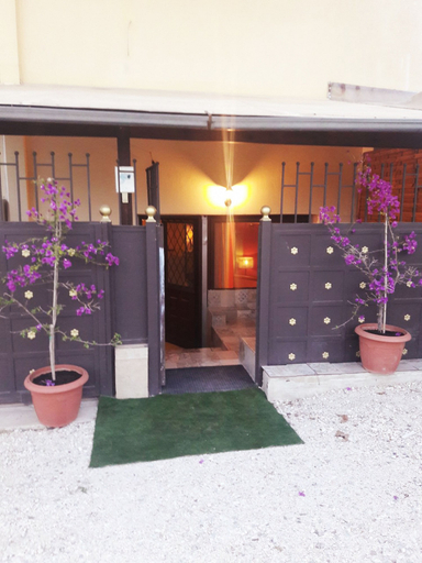 Exterior & Views, The golden brown luxury guesthouse, Thessaly