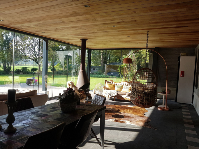 Others 5, Bed and Breakfast Mooi Achel, Limburg