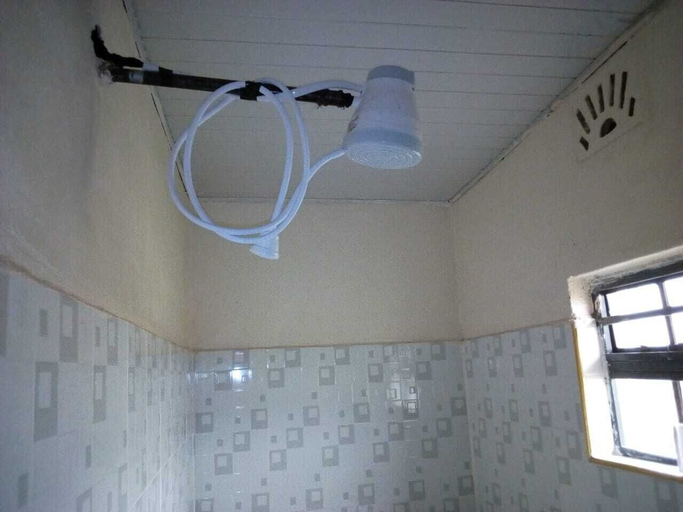 Bathroom, Kenvash Hotel, Naivasha