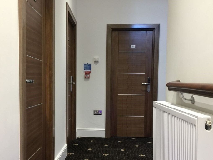 Others 5, Marlborough Hotel, Sefton