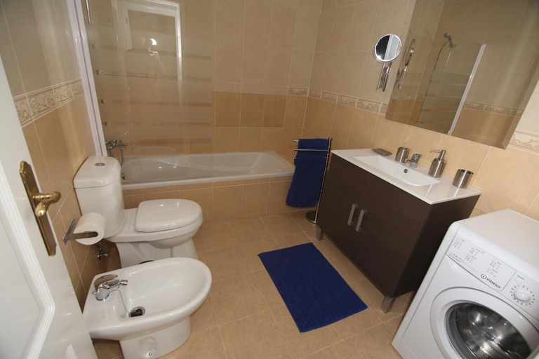Bathroom 4, La Casa de la Alcazaba, Badajoz