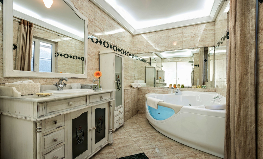 Bathroom 4, Hotel Azimut