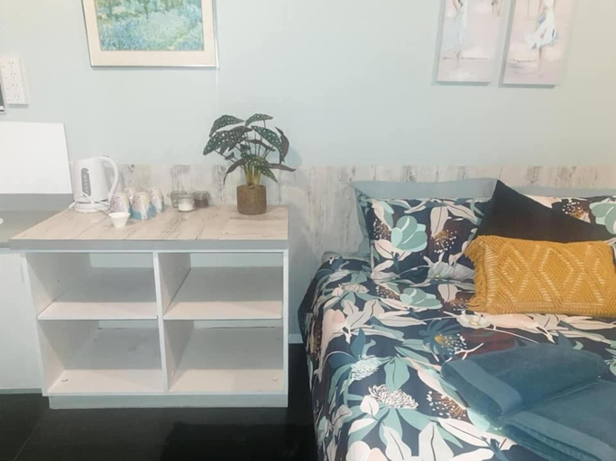 Bedroom 3, Piwaka Lodge and Backpackers, Marlborough