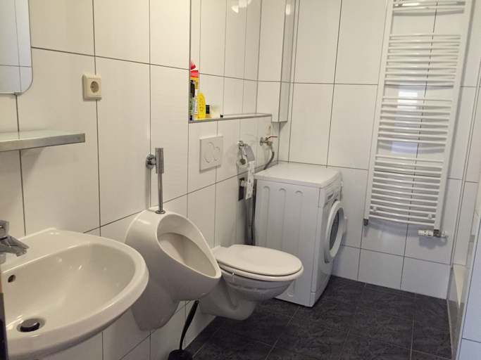 Bathroom 3, Apartments Schlossgasse, Ludwigshafen am Rhein