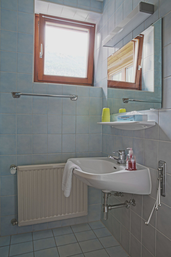 Bathroom 3, Ski&Bike Nassfeld apartments, Hermagor