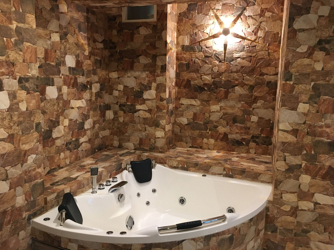 Bathroom 2, Lima Central Design Hotel Spa & Club, Lima