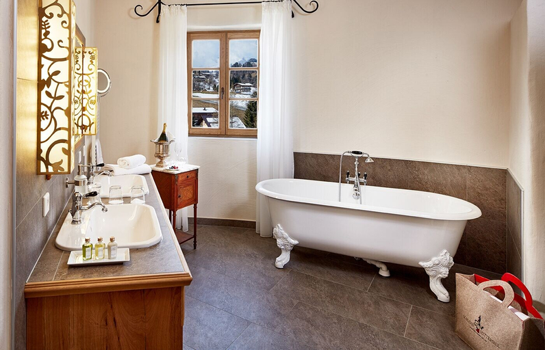 Bathroom 5, Schloss Mittersill Hotel, Zell am See