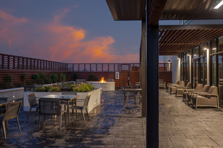 Food & Drinks 4, Courtyard by Marriott Conway, Faulkner