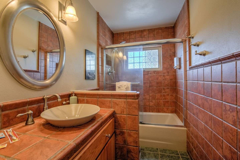 Bathroom 4, Home Sweet Home 3 Beds Central Springs Locale!, El Paso