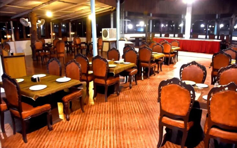 Food & Drinks 4, Hotel Mount Castle, Satara