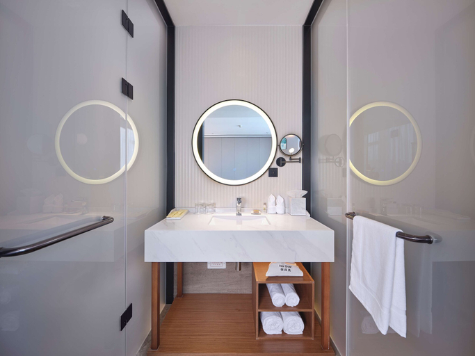 Bathroom 4, Hilton Garden Inn Hangzhou Xixi Zijingang, Hangzhou