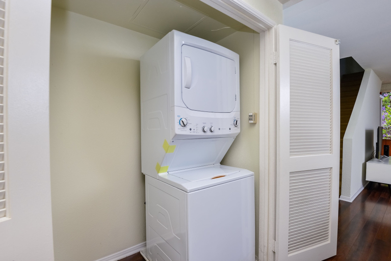 Bathroom 3, Pelicanstay in Downtown San Diego, San Diego