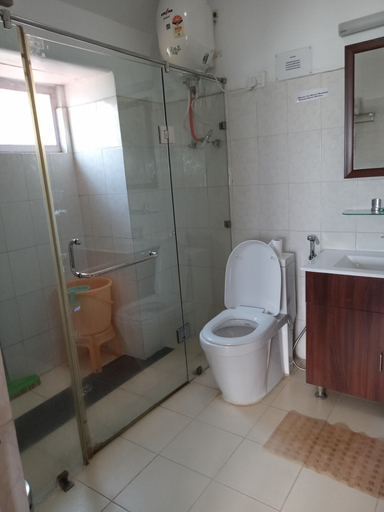 Bathroom 4, Dragon I Resorts, Kangra