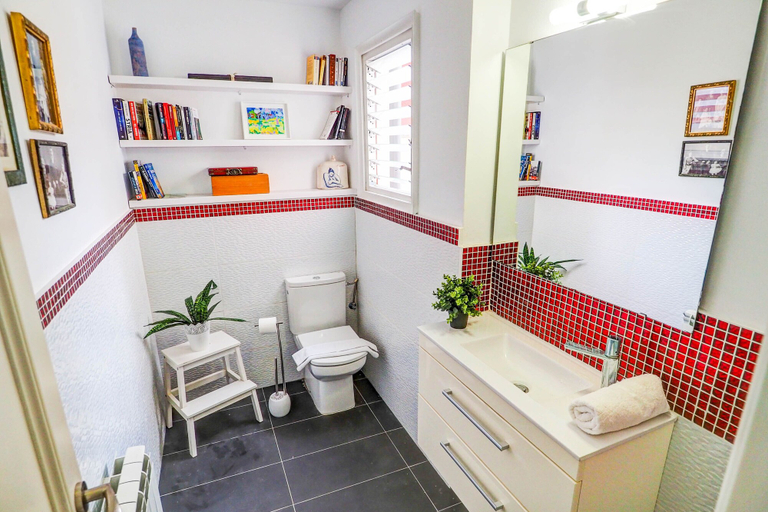 Bathroom 3, The Lilium Apartment by Hello Apartments Sitges, Barcelona