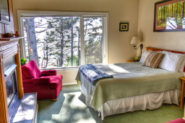 Bedroom 4, Tyee Lodge Oceanfront B&B, Lincoln