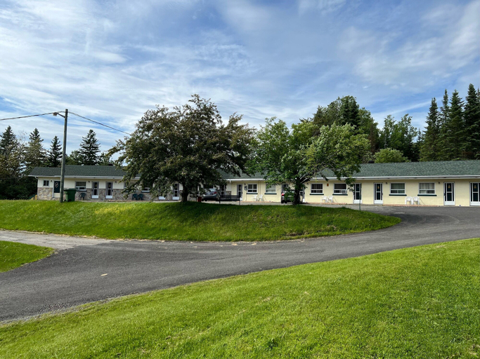 Exterior & Views 2, La Roma Motel, Madawaska