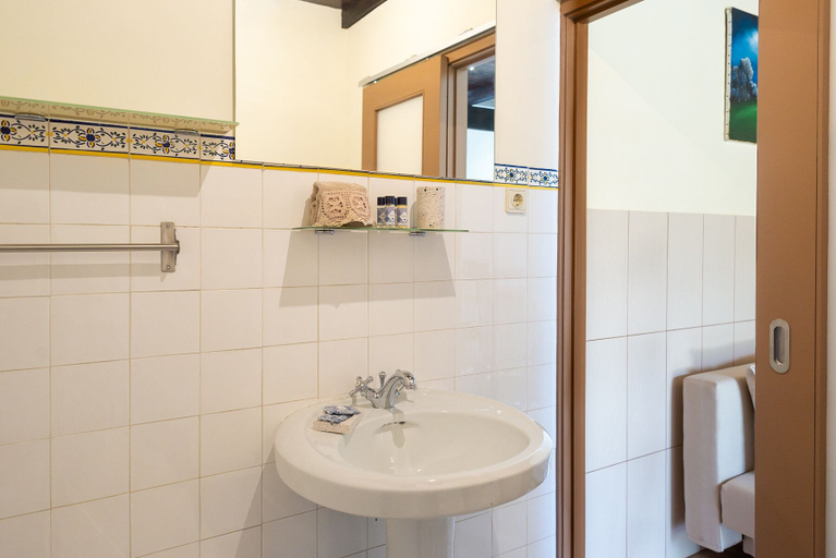 Bathroom 3, Quinta dos Sonhos, Braga