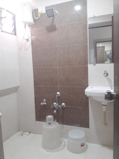 Bathroom 3, Hotel Sunstay, Ahmadabad