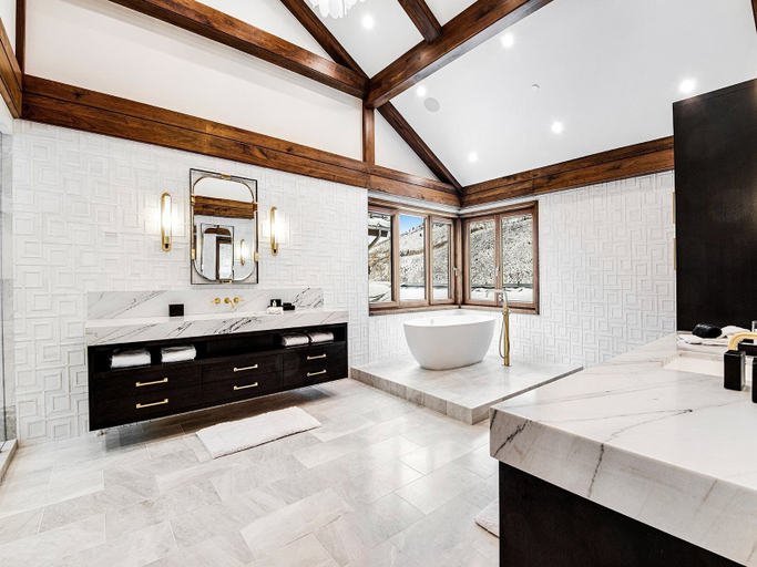 Bathroom 4, Rockledge, Eagle