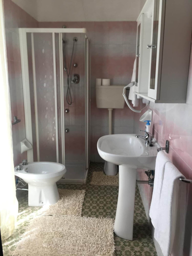 Bathroom 4, Hotel al Lago, Brescia