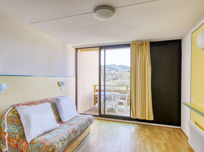 Bedroom 2, Vacancéole - Le Domaine de Confolant, Puy-de-Dôme