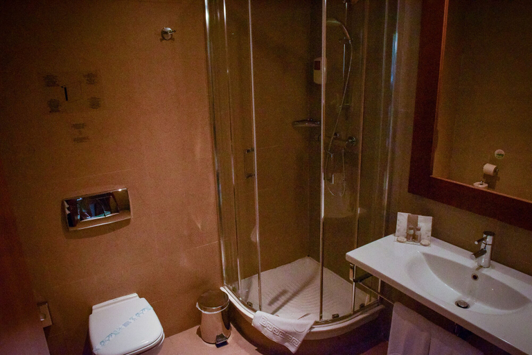 Bathroom 5, Iaki Hotel, Constanta