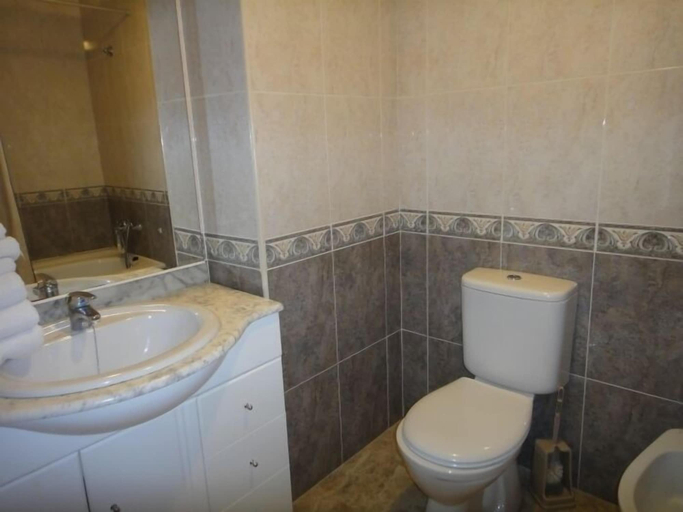 Bathroom, Apartamentos Village Park 46 A, Tarragona