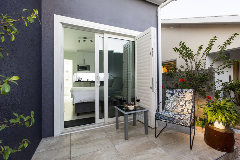 Others 5, Cat's Eye Cottage, City of Cape Town