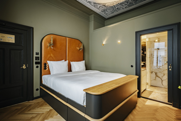 Bedroom 5, Hotel The Noblemen, Amsterdam
